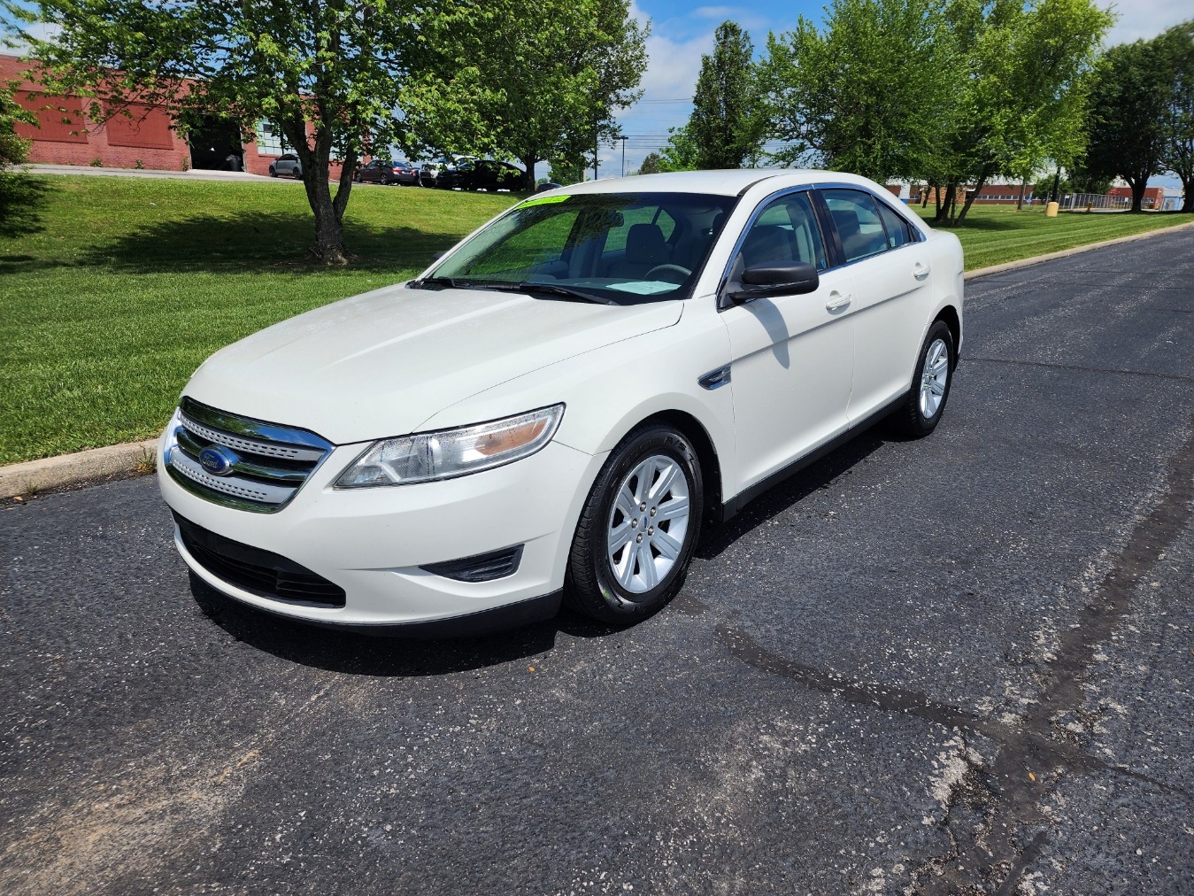 photo of 2012 Ford Taurus SE FWD
